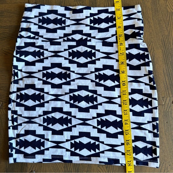 💥3/$17💥 Charlotte Russe | Navy Aztec High-Waisted Bodycon Mini Skirt | Size S - Picture 11 of 11